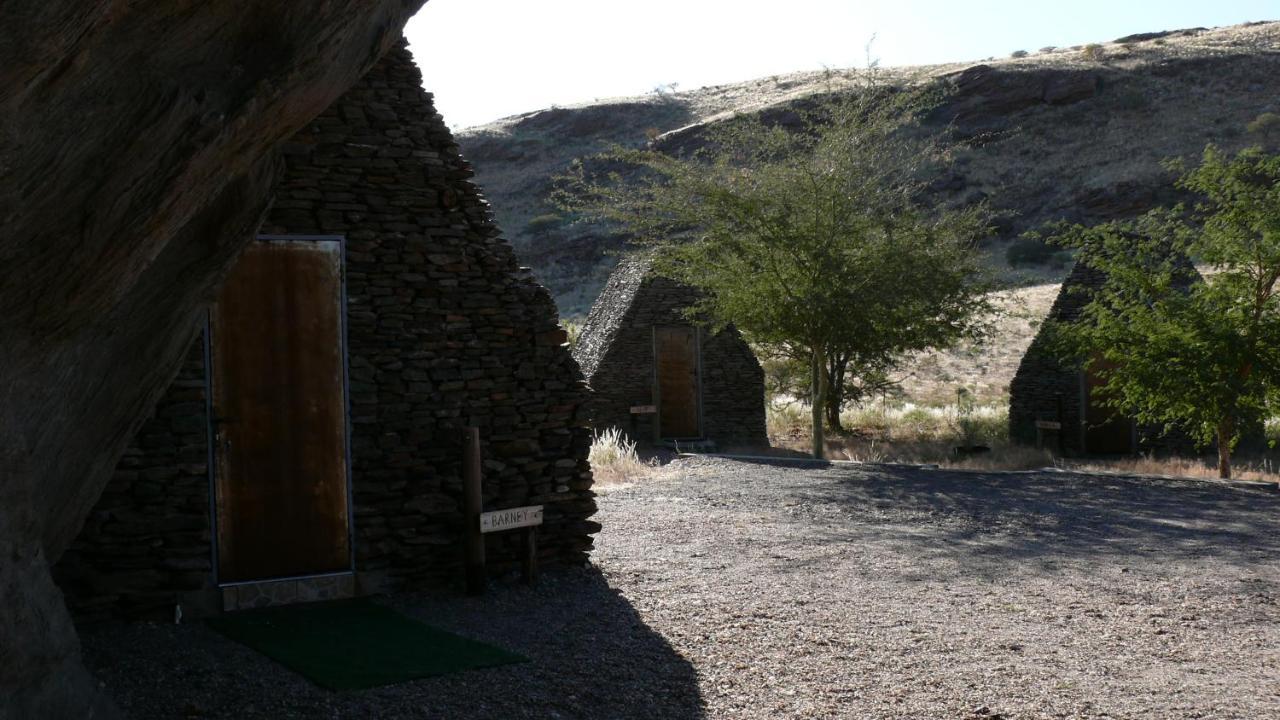 Rooiklip Camp Flintstone Apartamento Exterior foto