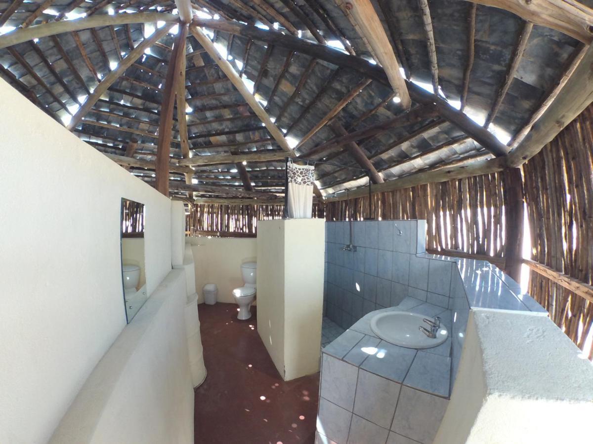 Rooiklip Camp Flintstone Apartamento Exterior foto