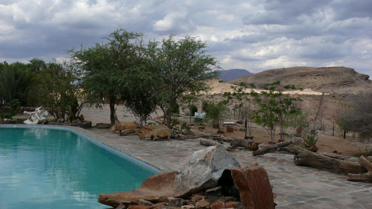 Rooiklip Camp Flintstone Apartamento Exterior foto