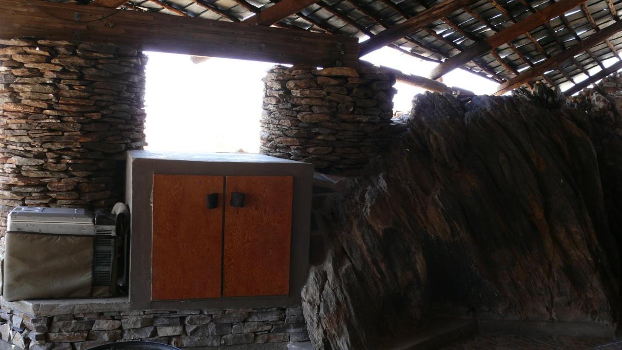 Rooiklip Camp Flintstone Apartamento Exterior foto