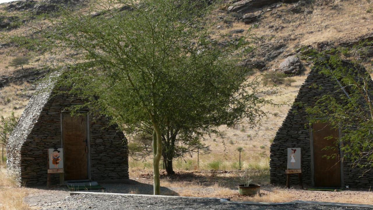Rooiklip Camp Flintstone Apartamento Exterior foto