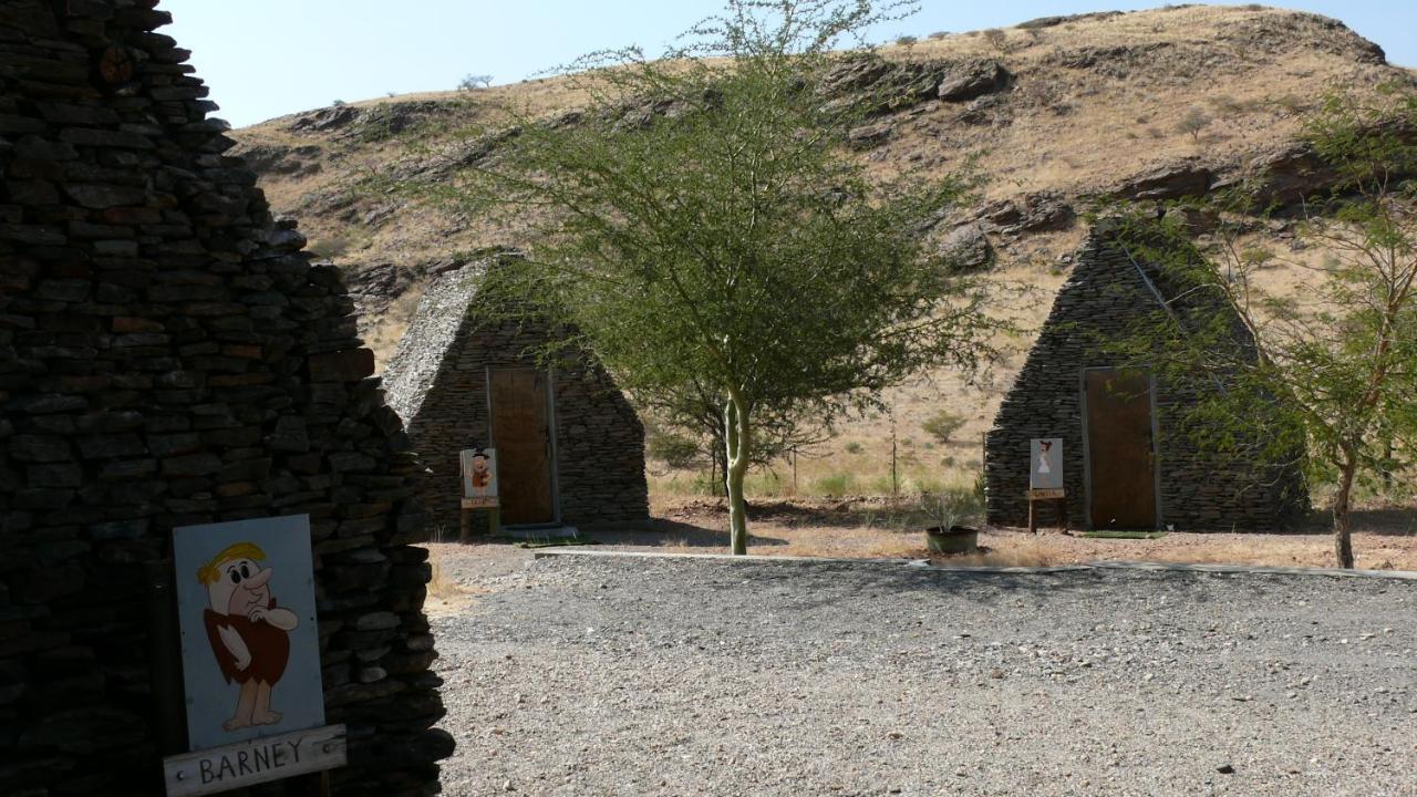 Rooiklip Camp Flintstone Apartamento Exterior foto