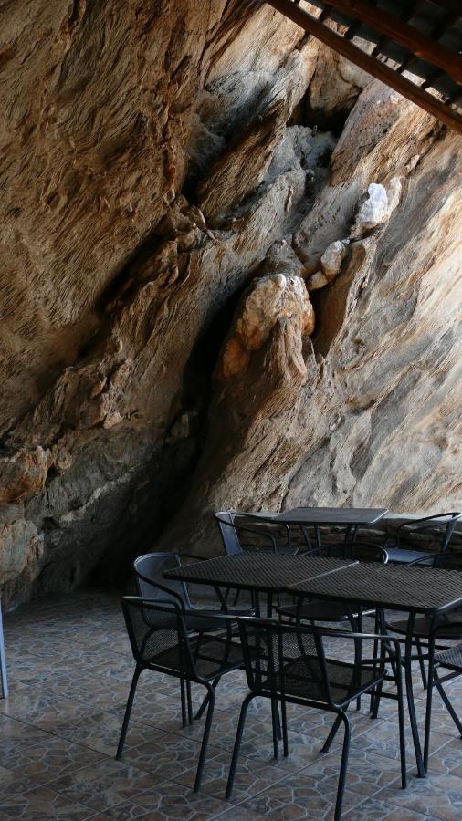 Rooiklip Camp Flintstone Apartamento Exterior foto