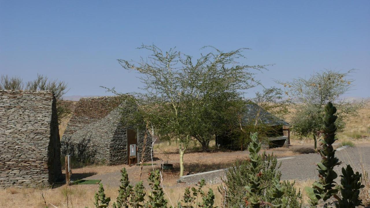 Rooiklip Camp Flintstone Apartamento Exterior foto
